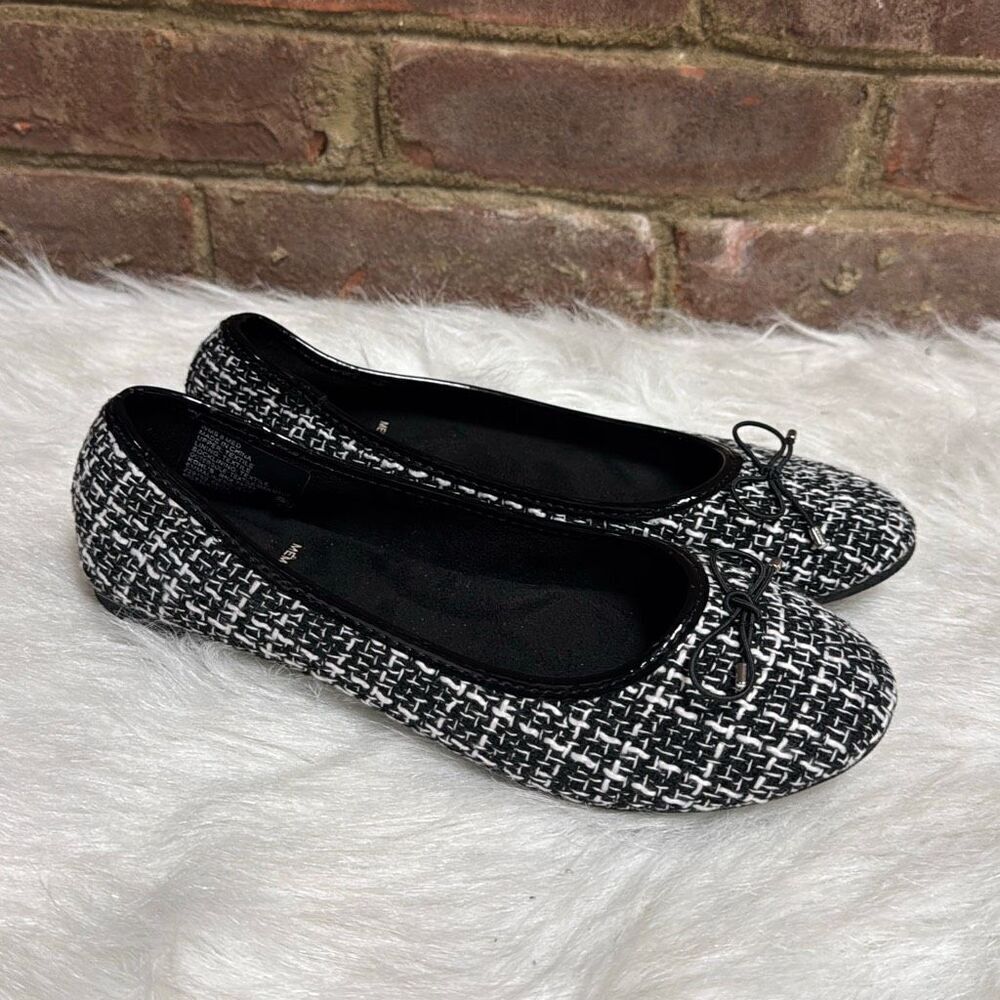 SO Emmaline Women's Black & White Ballet Boucle Flats Size 8 NEW